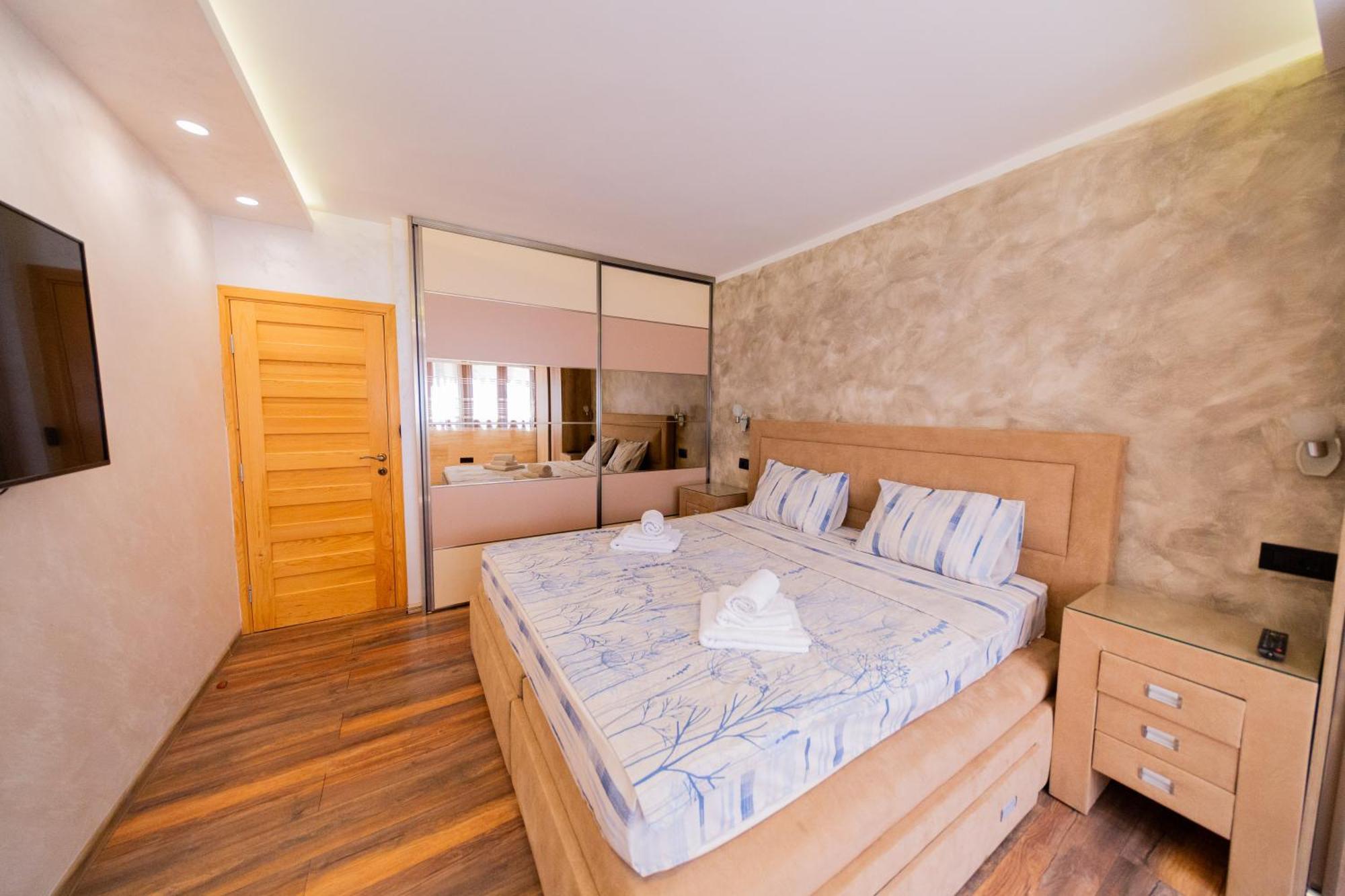 Teona R Apartment Budva