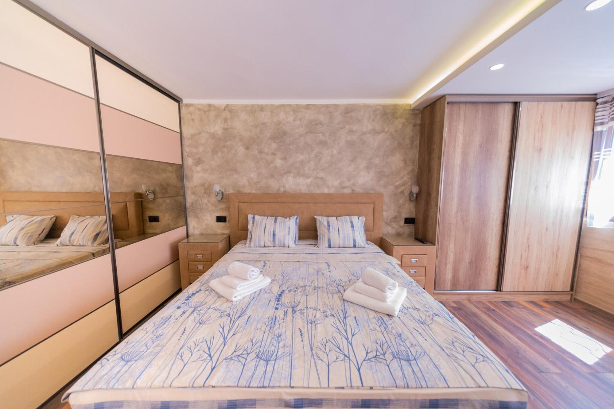 Teona R Apartment Budva