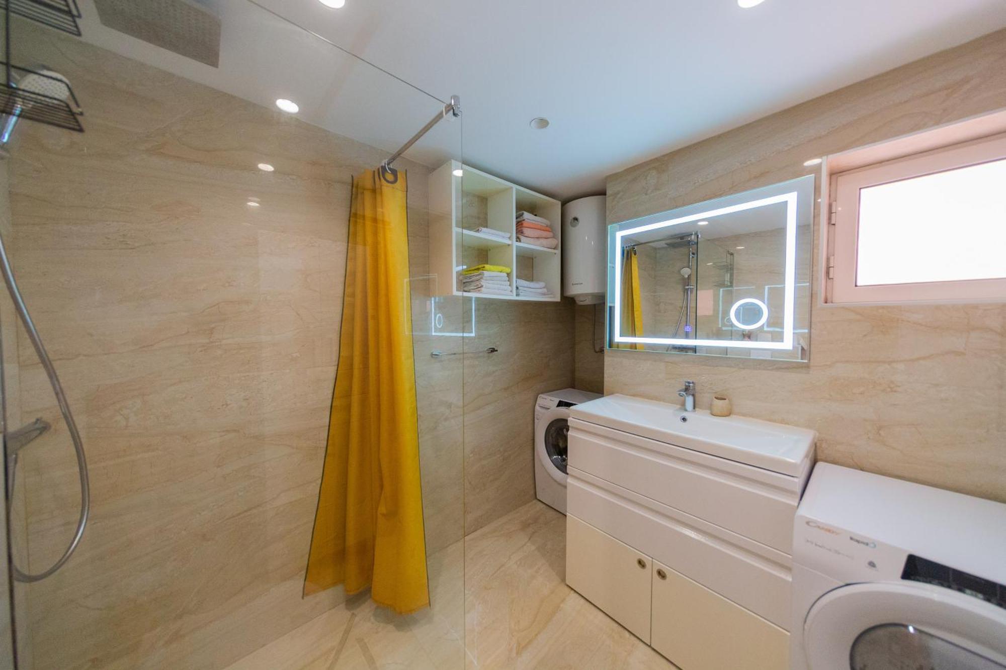 Teona R Apartment Budva